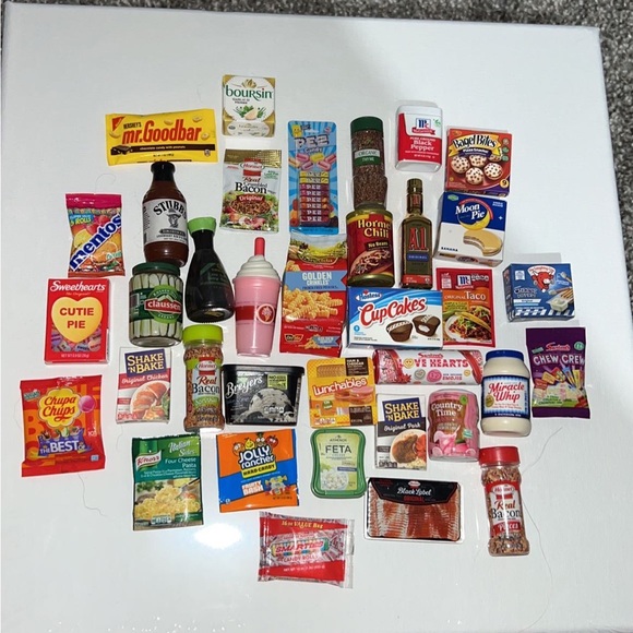 Mini brands - Picture 2 of 2